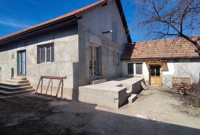 Casă individuală cu 4 camere cu Teren 1900 Mp în Tărtăria - 1