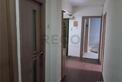 Apartament cu 3 camere decomandat în Nufărul - 9