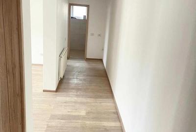 Apartament cu 2 camere decomandat în Tractorul - 1