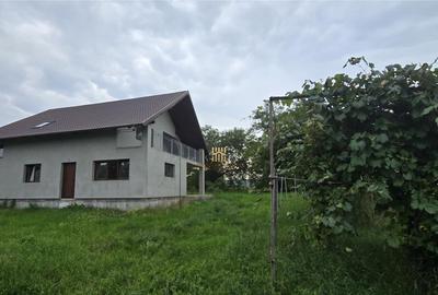 Casă cu 5 camere cu Teren 1483 Mp în Mitocu Dragomirnei - 11