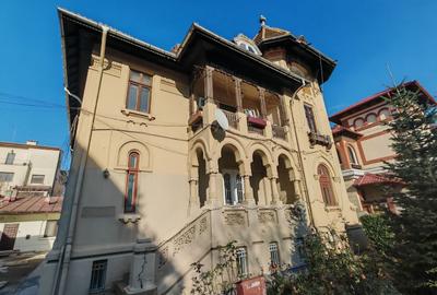 Parter de vila –Aviatorilor | 160 mp | 7 camere | 3 intrări  | Curte - 3