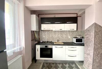 Apartament cu 3 camere semidecomandat în Florești - 3
