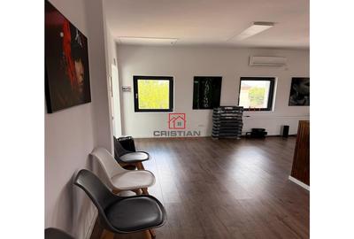 Spațiu comercial, de 90 mp, în Central - 8