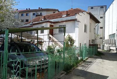 Vand casa, ultracentral in municipiul Moreni, judetul Dambovi?a - 1