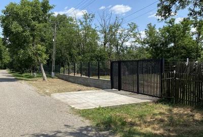 Teren de 1698 mp, în Gherghița - 5