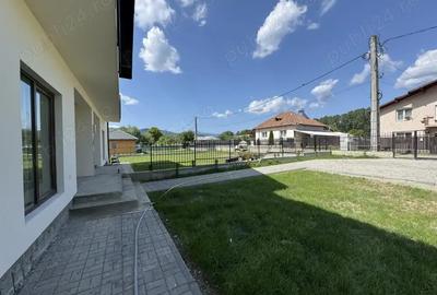 Casă cu 4 camere în Bujoreni - 5