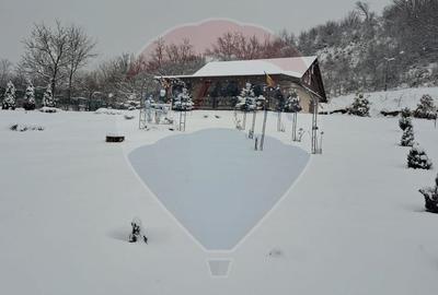 Casă cu 4 camere cu Teren 2700 Mp în Coțofănești - 2