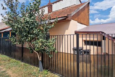 Vand apartament la casa cu 1 camera in curte comuna pe str. cuza voda - 1