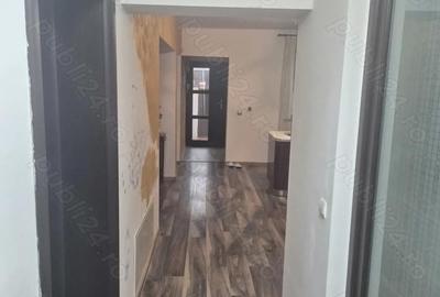 Casă cu Teren 571 Mp în Central - 4