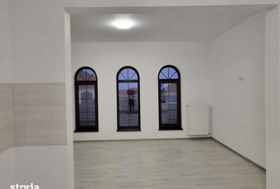 Casă cu 3 camere cu Teren 450 Mp în Mihai Eminescu - 3