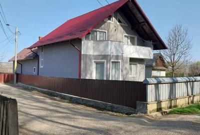 Casă cu 4 camere în Central - 6