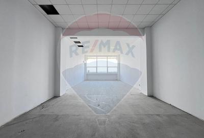 Spațiu comercial, de 90 mp, în Ozana