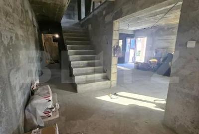 Casă cu 7 camere cu Teren 523 Mp în Central - 3