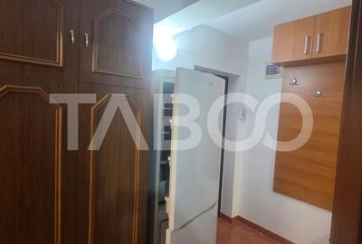 Garsoniera decomandata de inchiriat zona Turnisor gata de mutare - 5