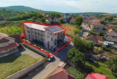 Hotel / Pensiune cu 24 camere de vanzare - Baile 1 Mai