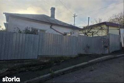 Casă cu 3 camere cu Teren 224 Mp în Central - 2