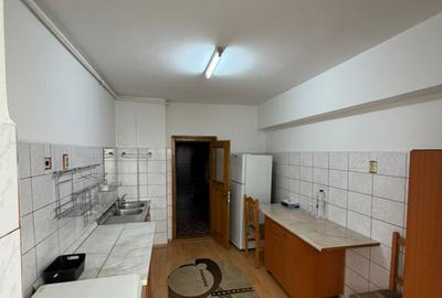 Inchiriez apartament cu 3 camere b-dul. Bucuresti - 1
