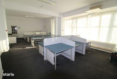 Spațiu comercial, de 231 mp, în Central - 8
