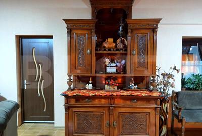 Casă cu 5 camere cu Teren 1070 Mp în Dumbrăvița