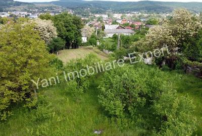 Teren de 2611 mp, în Central - 6