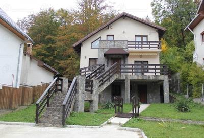 Casă individuală cu 5 camere în Platoul Izvor
