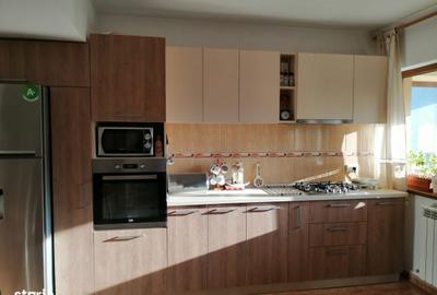 Casă cu 4 camere în Km 4 - 6