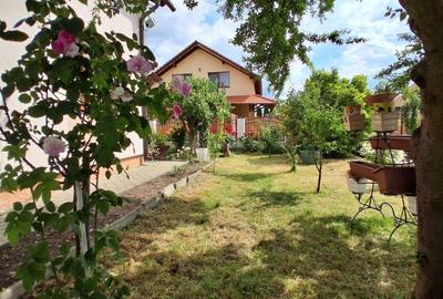 Casă cu 4 camere în Central - 1