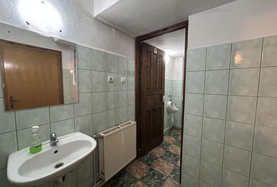 Casă individuală cu 21 camere cu Canalizare în Central - 21