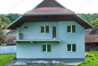 Casă cu 5 camere în Tincova - 5