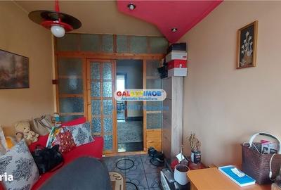Apartament cu 4 camere decomandat în Central - 2