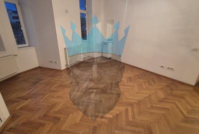 Apartament cu 4 camere decomandat în Cotroceni