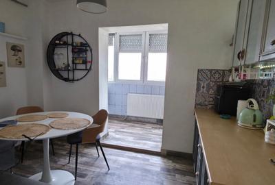 Apartament cu 3 camere semidecomandat, mobilat în Lipovei - 7