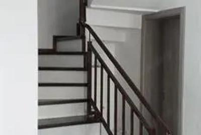 Casă cu Teren 300 Mp în Central - 13