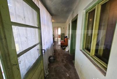 Casă cu 4 camere cu Teren 3800 Mp în Măgina - 4