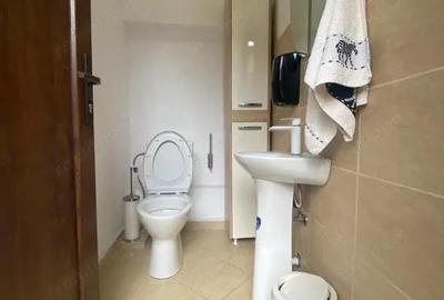 Casă cu 8 camere cu Teren 650 Mp în Central