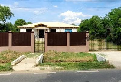 Casă cu Teren 1100 Mp în Periș - 1