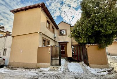 REV2005418 Casa deosebita zona Eminescu si curte proprie 6 camere - 1