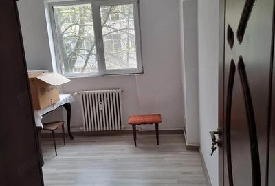 Apartament cu 4 camere decomandat în Micro 13 - 3