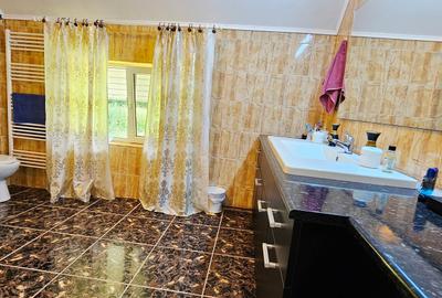 Casa cu o priveliste de vis, in inima naturii. com.Tarcau - 16