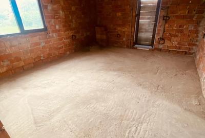 Vand vila la ro?u la 4 km de Roman - 1