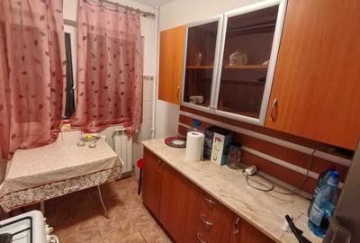 Apartament cu 2 camere decomandat în Micro 6 - 2