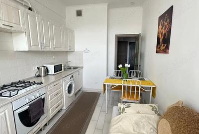 Garsonieră decomandată în Eroii Revoluției