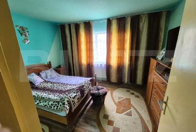 Apartament cu 4 camere, decomandat, 79 mp, etaj intermediar, zona Micro III - 2