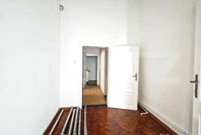 Apartament cu 4 camere decomandat în Central - 3