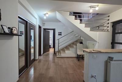 Casă cu 4 camere în Central - 2