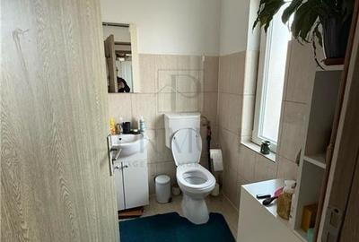 Utvin- partial mobilat si utilat- strada asfaltata- 4 camere - 4