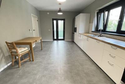 Casa spatioasa,amenajata in zona Lipovei - 4