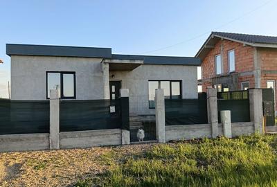 Casă cu 3 camere în Zimandu Nou - 4