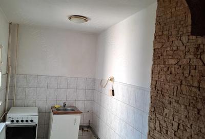 Garsonieră decomandată în Central - 2