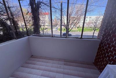 Apartament cu 2 camere decomandat în Lipovei